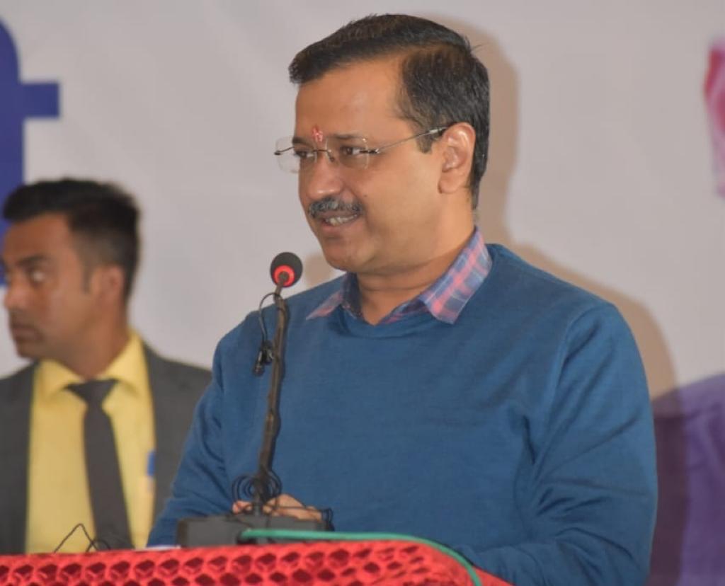 केजरीवाल का गारंटी चौका: दिल्ली सीएम अरविंद केजरीवाल ने दी चौथी गारंटी, सरकार बनने पर हर महिला को मिलेंगे हर माह 1000 रुपए, क्या नगद मदद से हो पाएगा AAP के खाते में पहाड़ की मातृशक्ति का वोट ट्रांसफ़र?