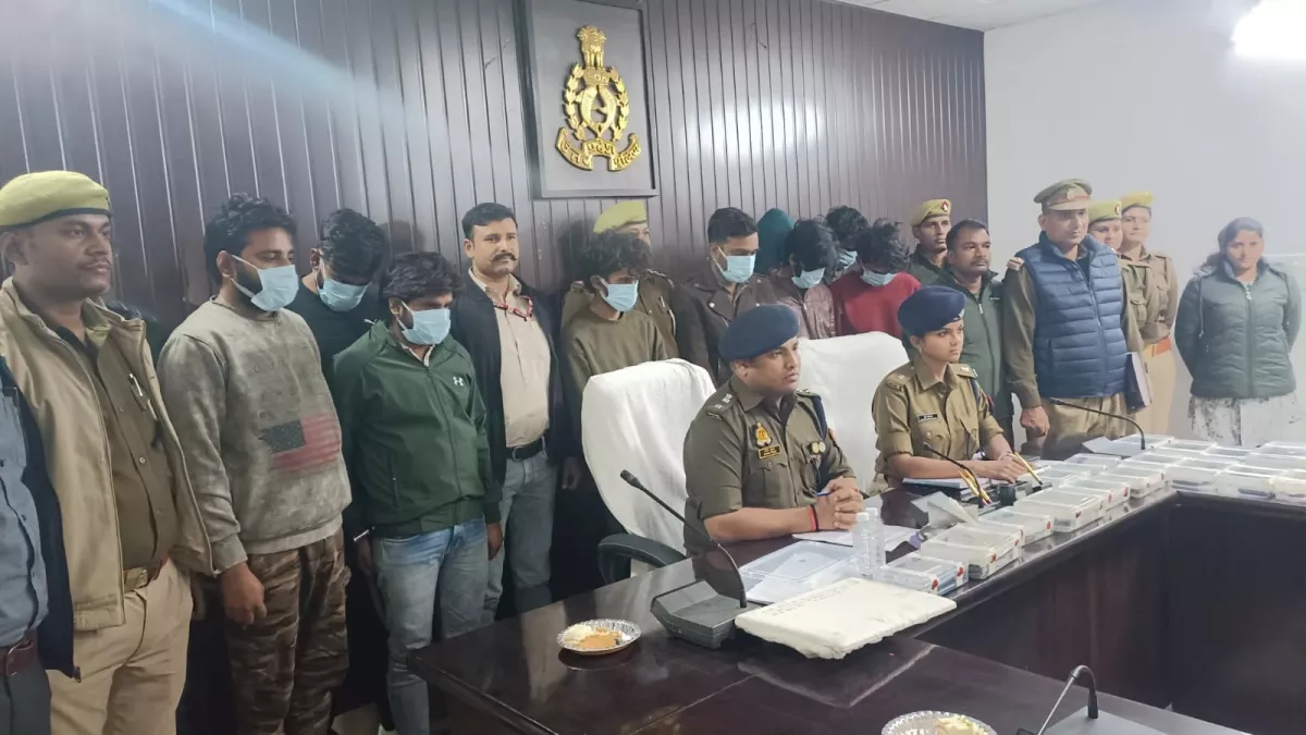 98 लाख रुपये की ठगी करने वाले 9 साइबर ठगों को पुलिस ने किया गिरफ्तार ,डिजिटल अरेस्ट कर रिटायर्ड लेफ्टिनेंट से हुई थी जालसाजी